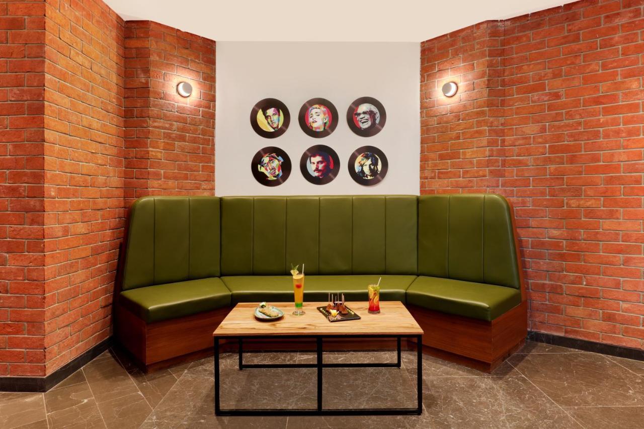 Lemon Tree Hotel, Kalina Bkc, Mumbai Bagian luar foto